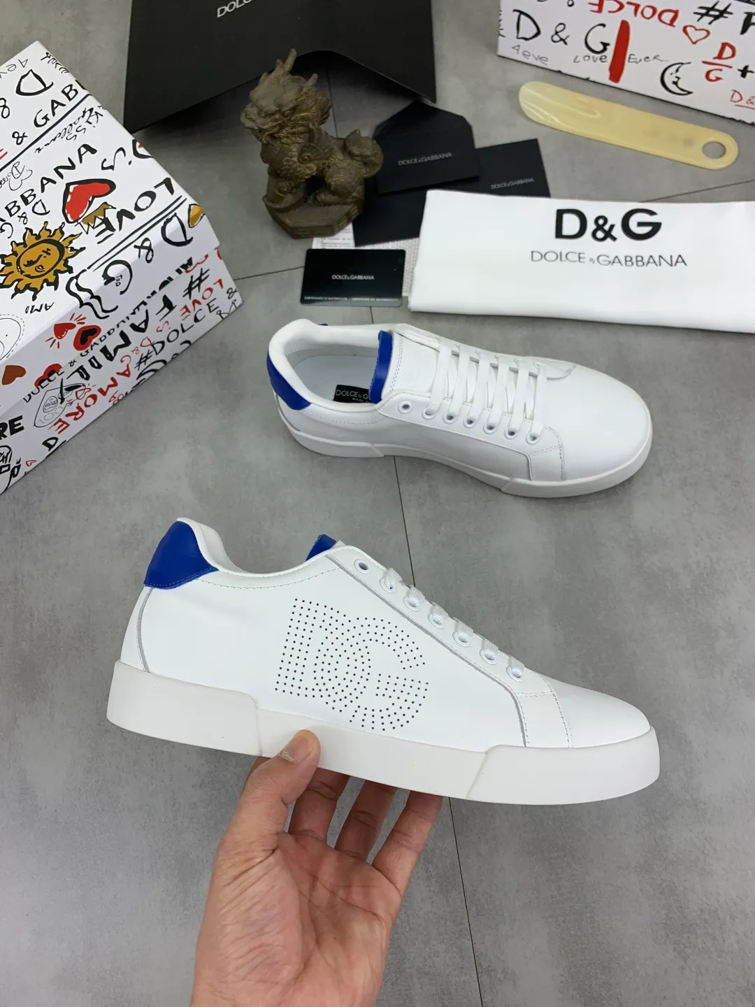 Men's shoes 💰P520💰 [New model] The latest hot style, top original quality, the official website is synchronized with "DOLCE&GABBANA [Dolce & Gabbana] ~ High quality." The effect is low-top casual DG men's shoes, loved by many celebrities, using high-end imported first-layer calfskin with punched logo design + cowhide feet, simple and elegant, perfectly interpreting the latest inspiration for shoes, integrating classics and fashion, luxury dreams, and fashion. Suitable for drivers, light and comfortable to drive, light and breathable for outdoor travel, high-end quality, trustworthy, 3️⃣color🉑️choice! Code number: 38-46